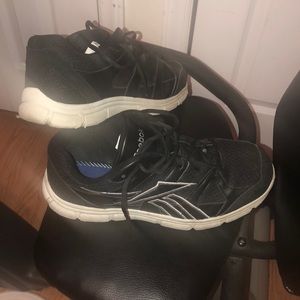 Men Reebok steel toe work shoe